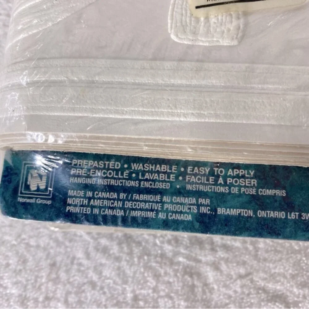 Vintage Inspirations White Textured Embossed Paintable Wallpaper Border Trim